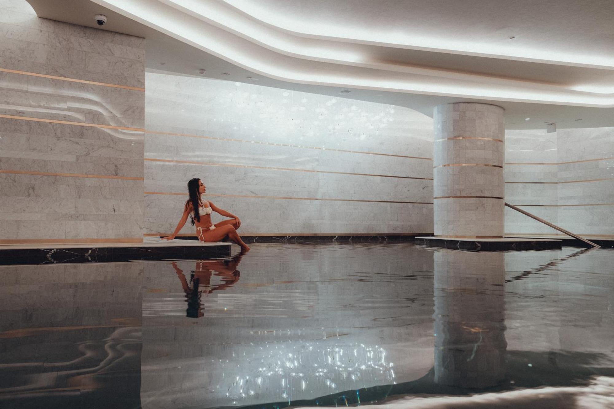 Five Luxe Ξενοδοχείο Ντουμπάι Εξωτερικό φωτογραφία The pool at the spa