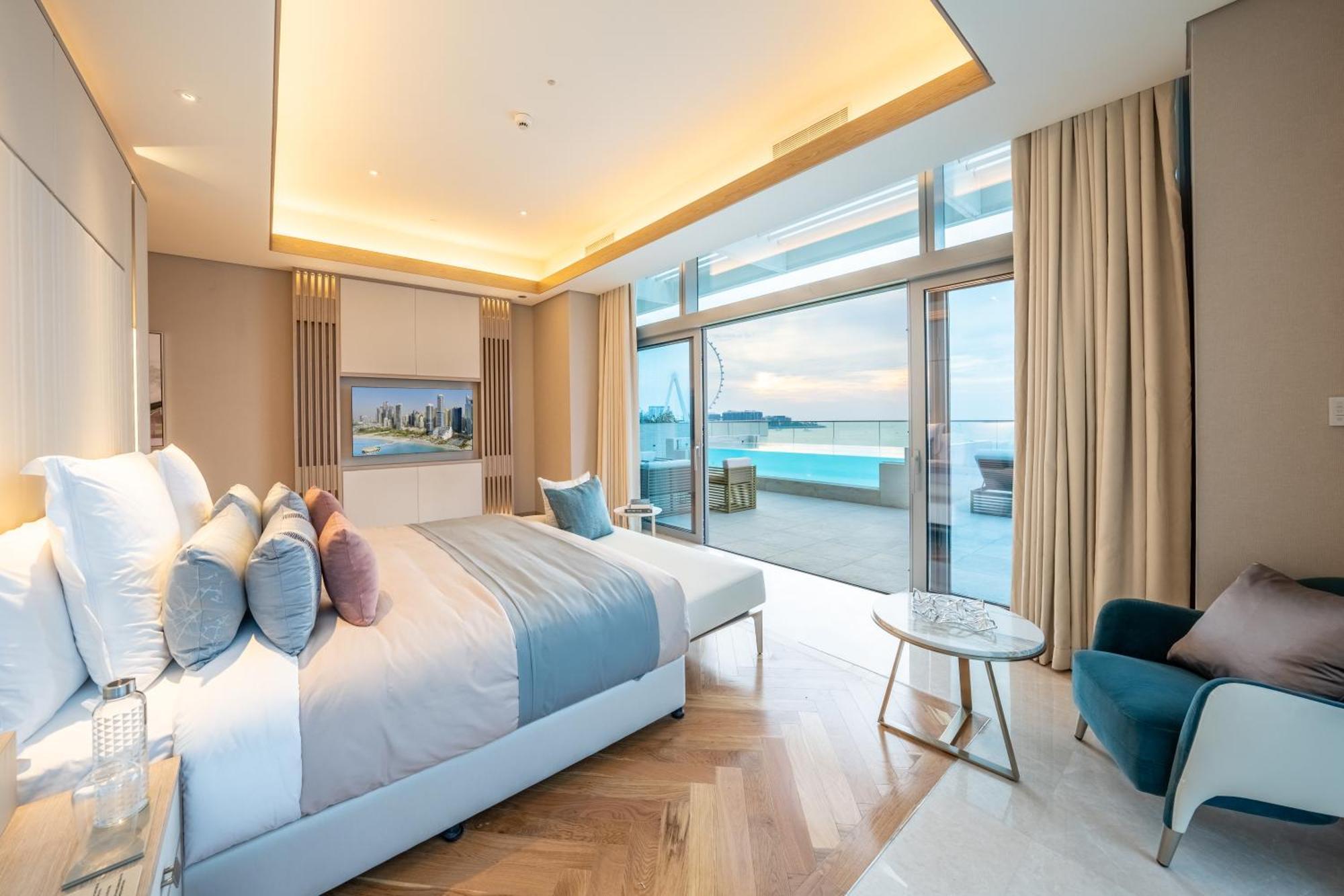 Five Luxe Ξενοδοχείο Ντουμπάι Εξωτερικό φωτογραφία A bedroom at the hotel