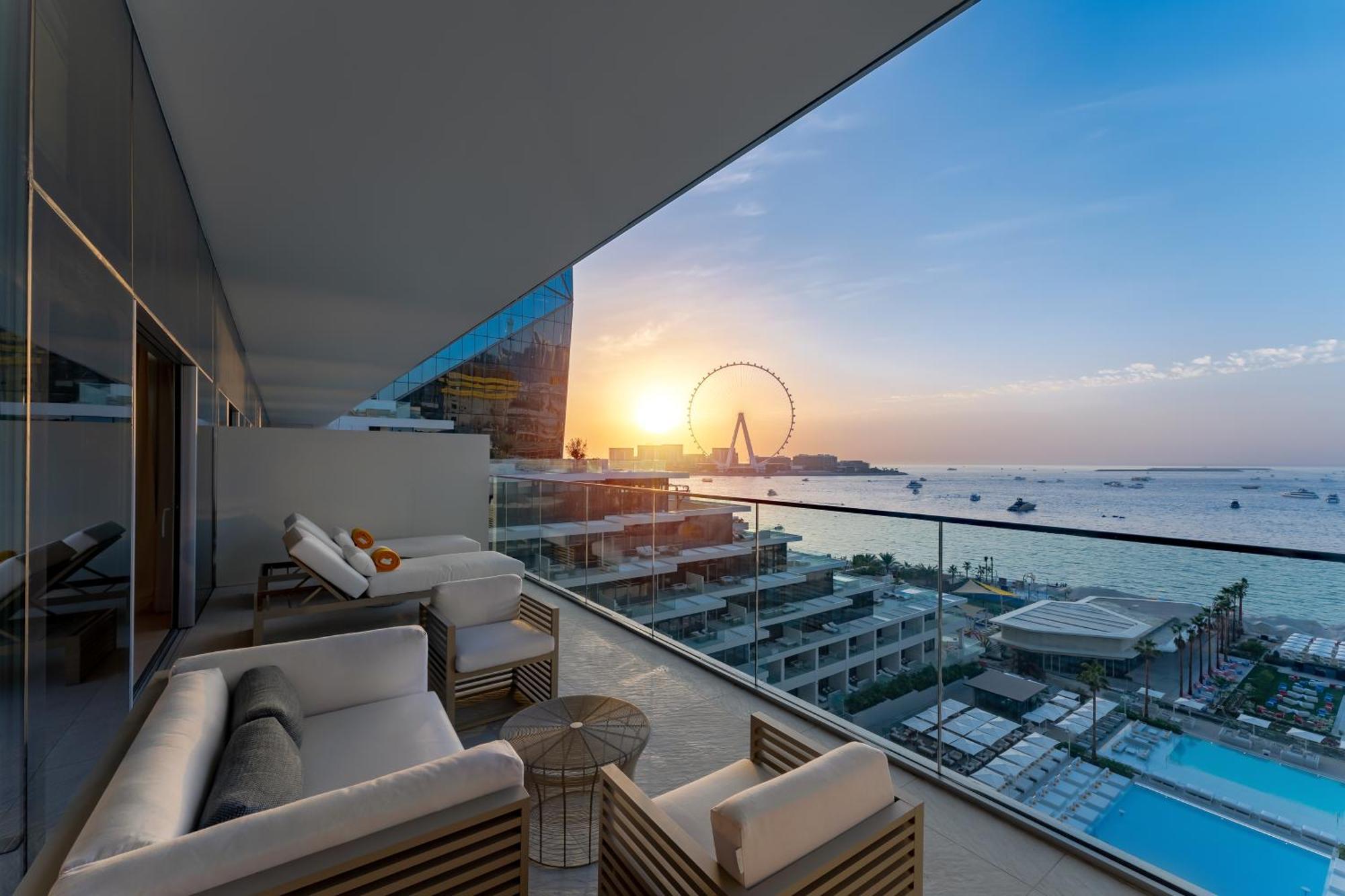 Five Luxe Ξενοδοχείο Ντουμπάι Εξωτερικό φωτογραφία View of the Palm Jumeirah from the hotel