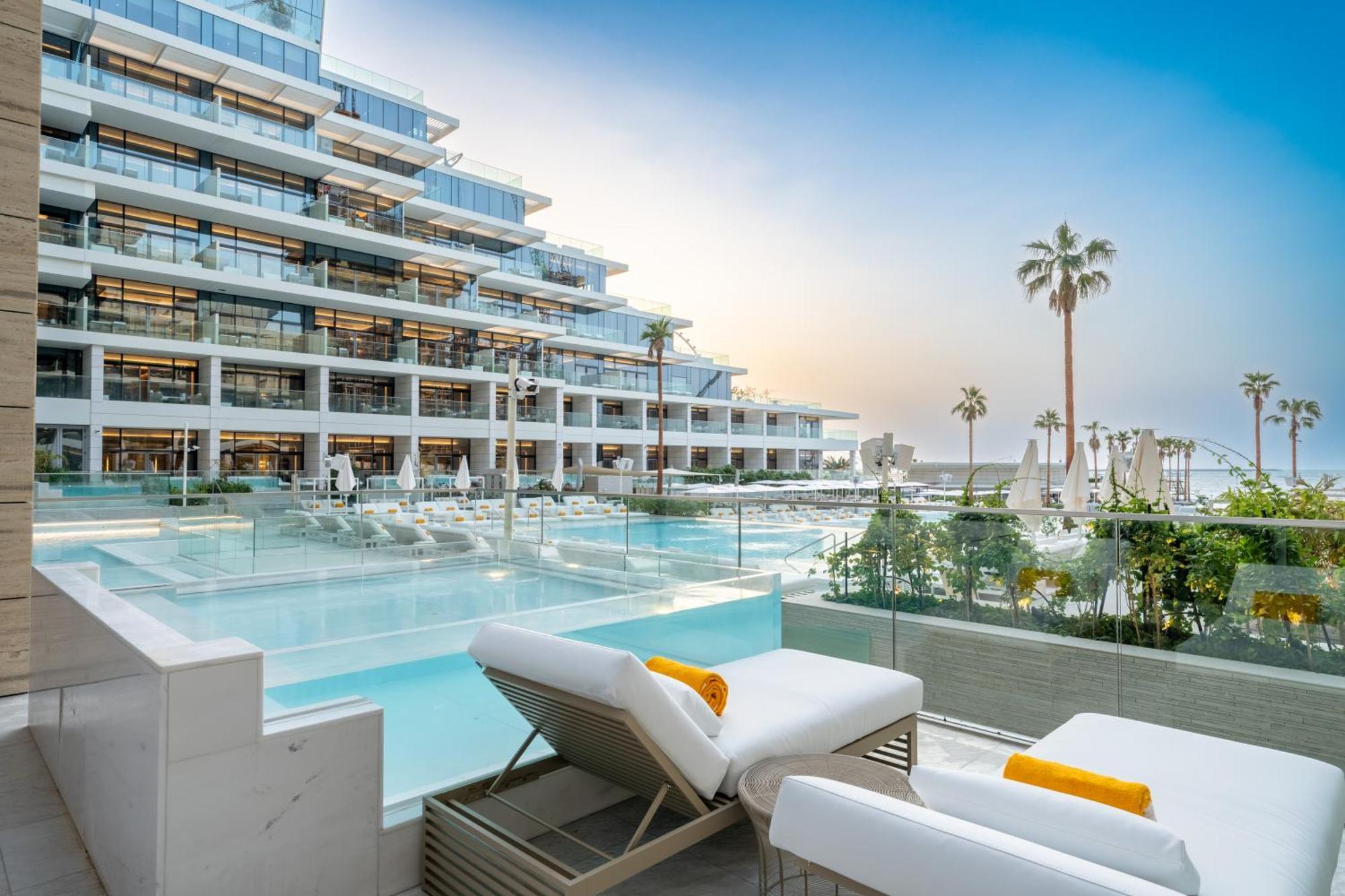 Five Luxe Ξενοδοχείο Ντουμπάι Εξωτερικό φωτογραφία The West Hollywood Hotel